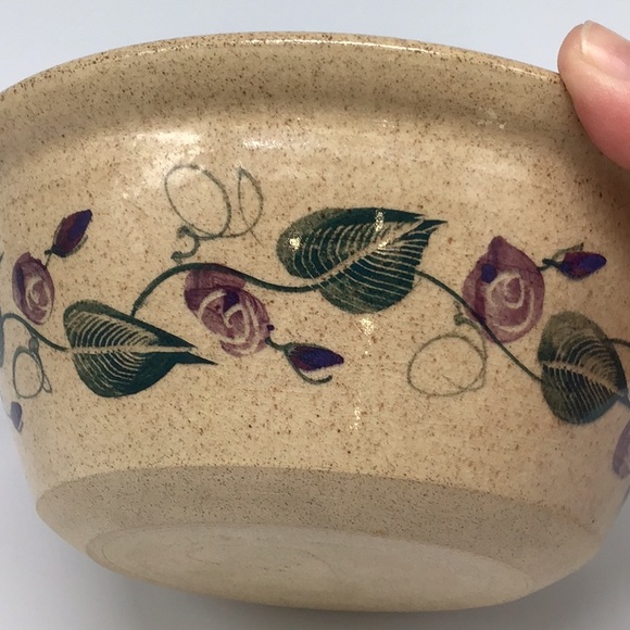 Beautiful Vintage Signed Pottery Bowl - Picture 5 of 6